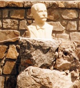 inauguración del busto de Sánchez Rosa en la Plaza de La Asamblea